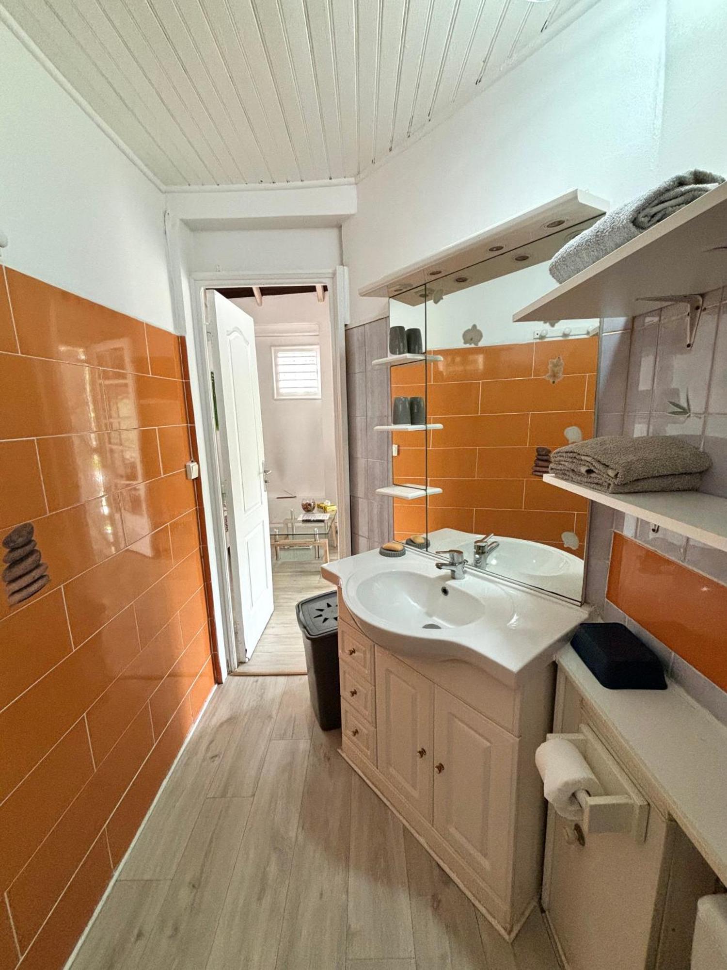 Le Nid De Lorhila - Jacuzzi, Piscine, Plage Sainte-Anne  Exterior foto